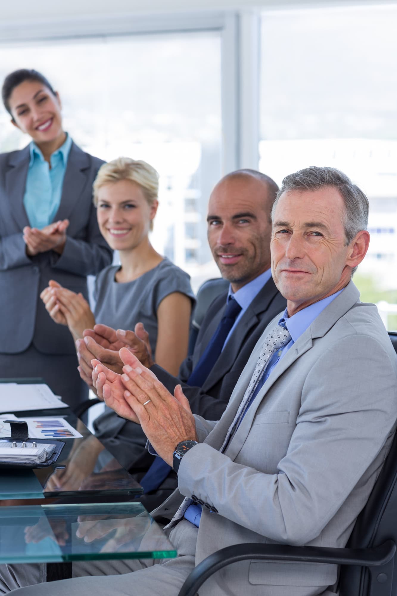 Obtén un directorio digital privado de asistentes (contactos verificados)